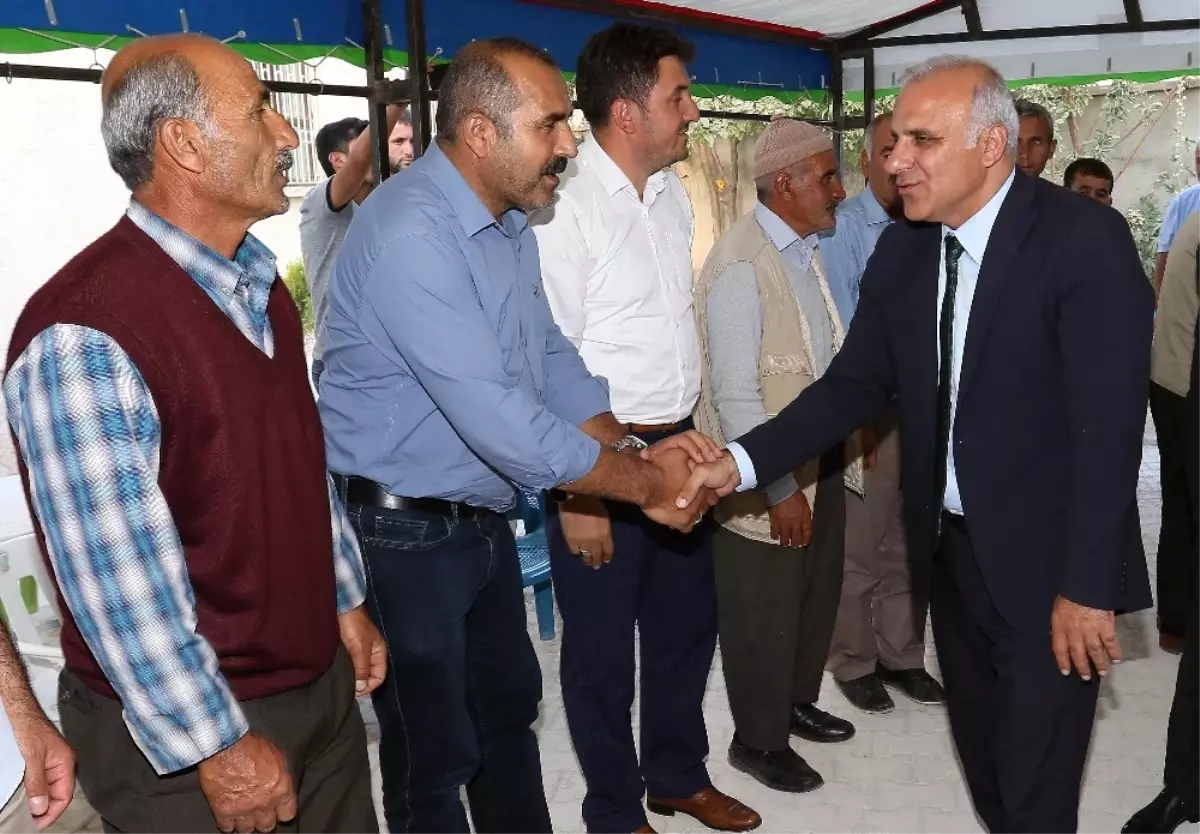Vali Zorluoğlu'ndan Personellerine Taziye Ziyareti
