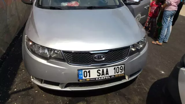 Yola Düşen Külçe Altını Alıp Evine Götüren Suriyeli, Gözaltına Alındı Yola Düşen Külçe Altını Alıp Evine Götüren Suriyeli, Gözaltına Alındı