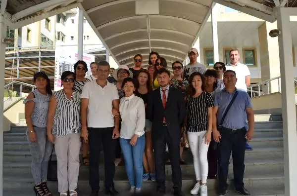 Antalya'da Kırgız Kadının Darbedilip Yol Kenarına Atılması Antalya'da Kırgız Kadının Darbedilip Yol Kenarına Atılması