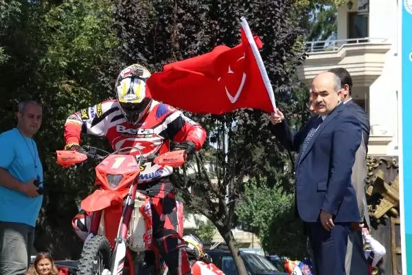 Düzce'de, 'Yakın Karadeniz Baja Rallisi' Start Aldı