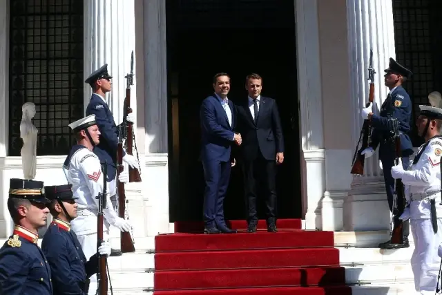 Fransa Cumhurbaşkanı Macron ve Yunanistan Başbakanı Çipras Görüştü