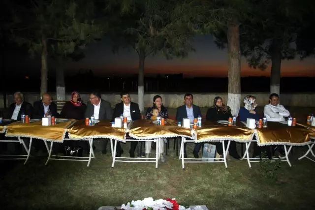 Kaymakam Sarı'ya Veda Yemeği