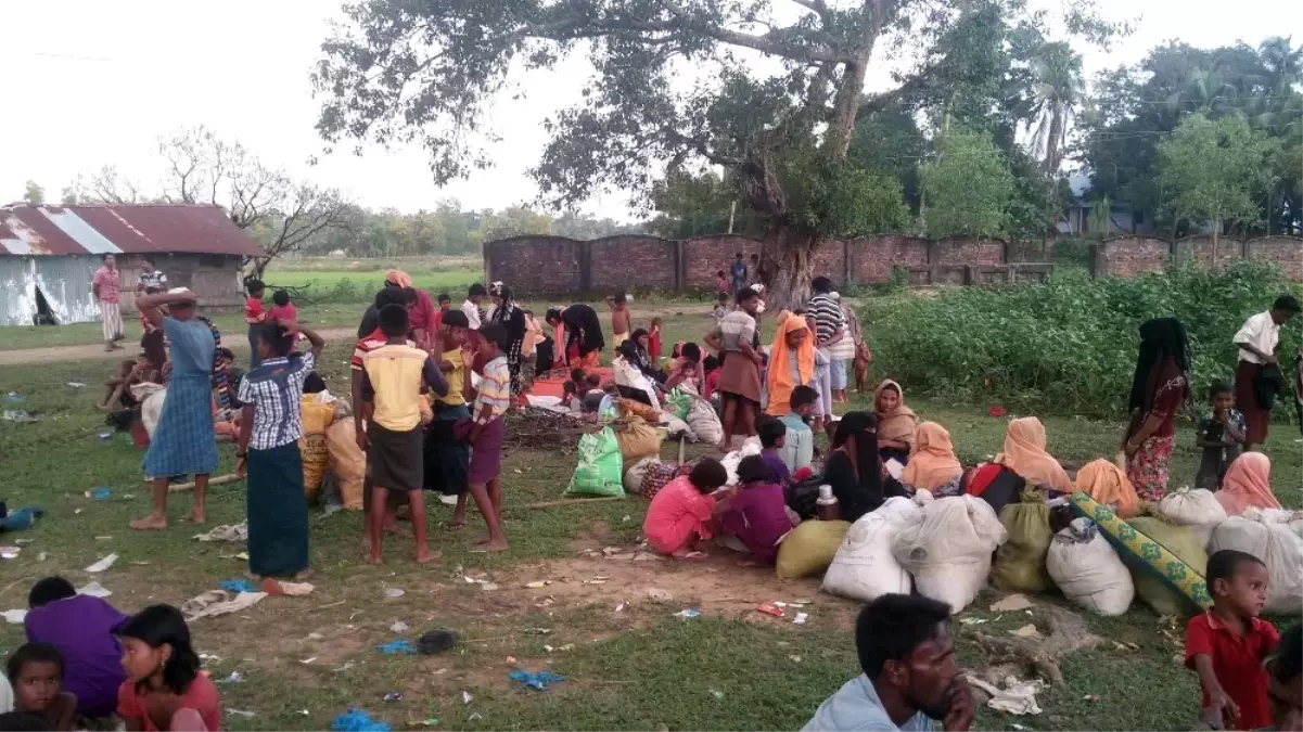 Bangladeş Sınırında Arakanlı Müslümanların Cesetleri Kokmaya Başladı