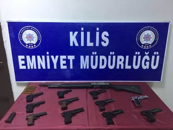Kilis'te Evde 12 Tabanca Ele Geçti