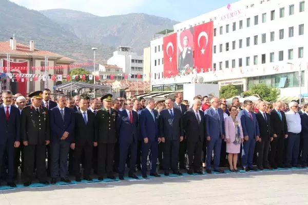 Manisa Kurtuluşunu Kutladı Manisa Kurtuluşunu Kutladı