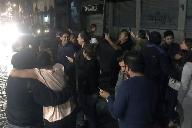 Meksika'da 8 büyüklüğünde deprem!