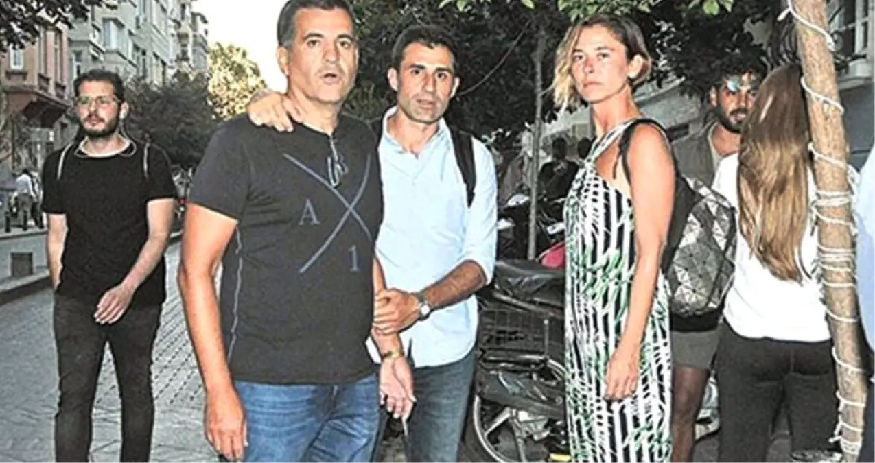 Aşkını Sosyal Medyadan Haykıran Ece Uslu, Başka Bir Erkekle Görüldü