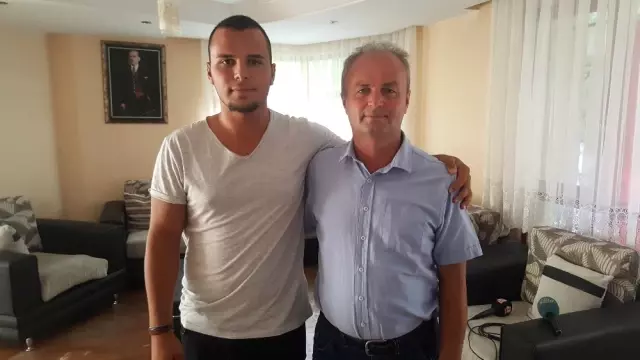 Baba ile Oğulun Sıfır Aracına Üniversite İddiası