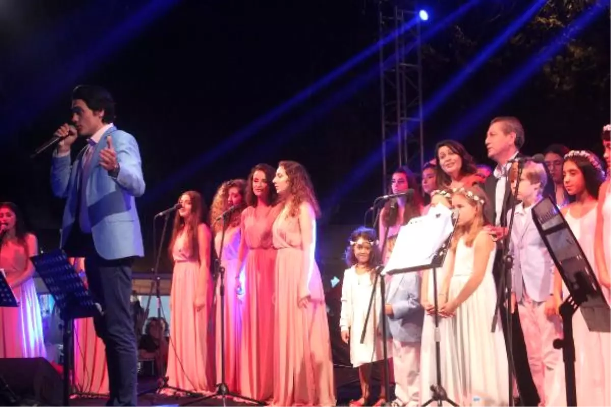 Bozcaada'da 18'nci Kültür, Sanat ve Bağbozumu Festivali Başladı