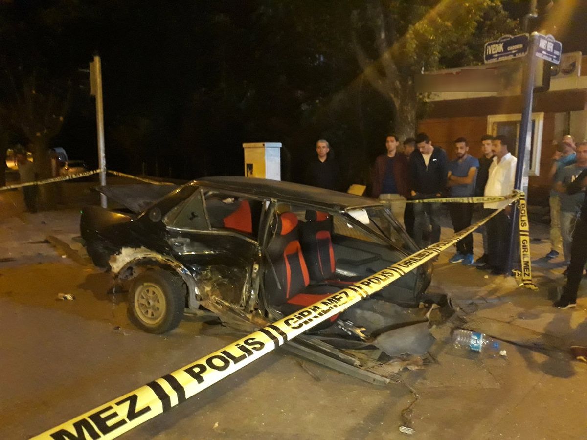 Bu Otomobilden Sağ Çıktı