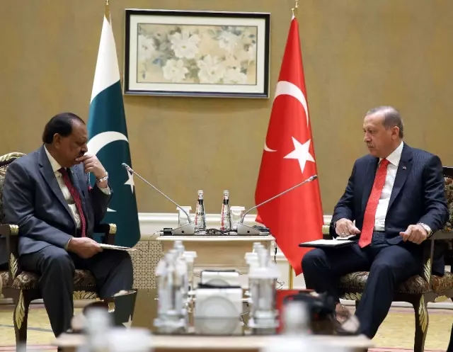 Cumhurbaşkanı Erdoğan İran ve Pakistan Liderleriyle Görüştü
