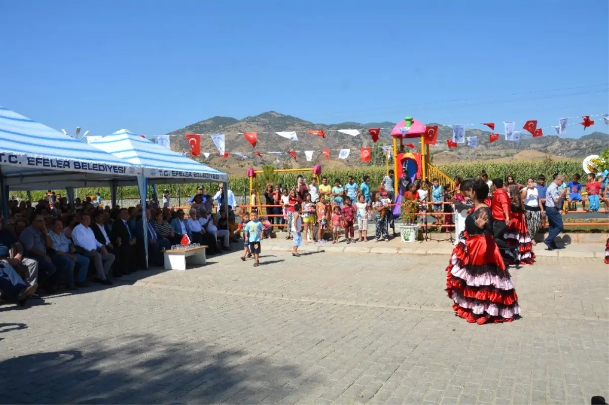 Efeler'de Düğün Gibi Park Açılışı