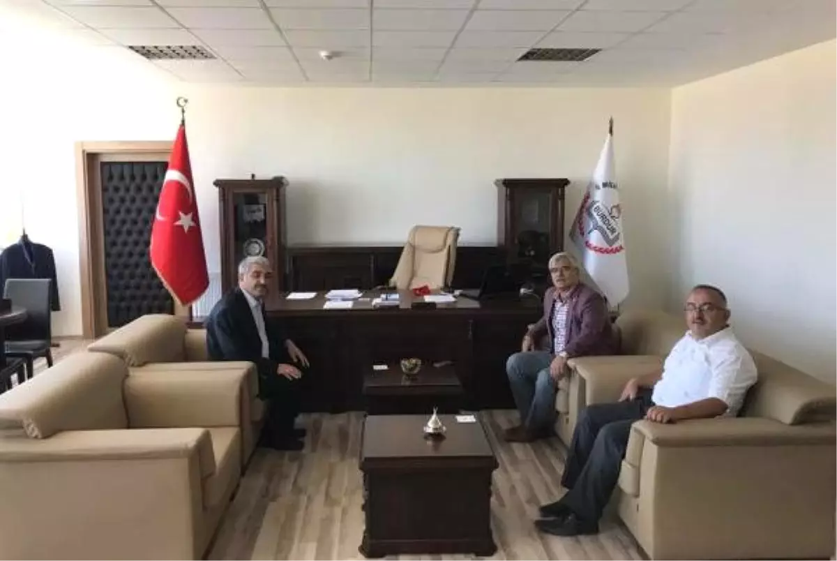 MEB İl Müdürü'nün Makamında Atatürk Portresi Yok' Önergesi