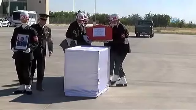 Şehit Astsubay Memleketine Uğurlandı Şehit Astsubay Memleketine Uğurlandı