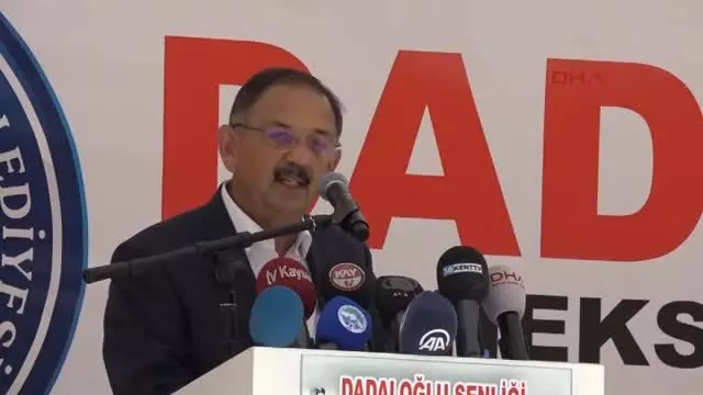 Şenlikte Gerginlik! Bakan Özhaseki, CHP'li Vekile Sert Çıktı: Terbiyesizlik Yapmayın Şenlikte Gerginlik! Bakan Özhaseki, CHP'li Vekile Sert Çıktı: Terbiyesizlik Yapmayın