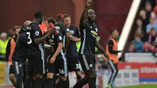Premier League'in Zirvesine Manchester Damgası