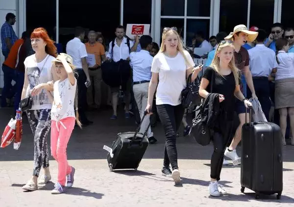 Antalya, 8 Milyon Turist Çıtasını Aştı