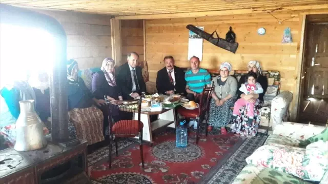 Artvin Valisi Doğanay'dan Köy Ziyareti