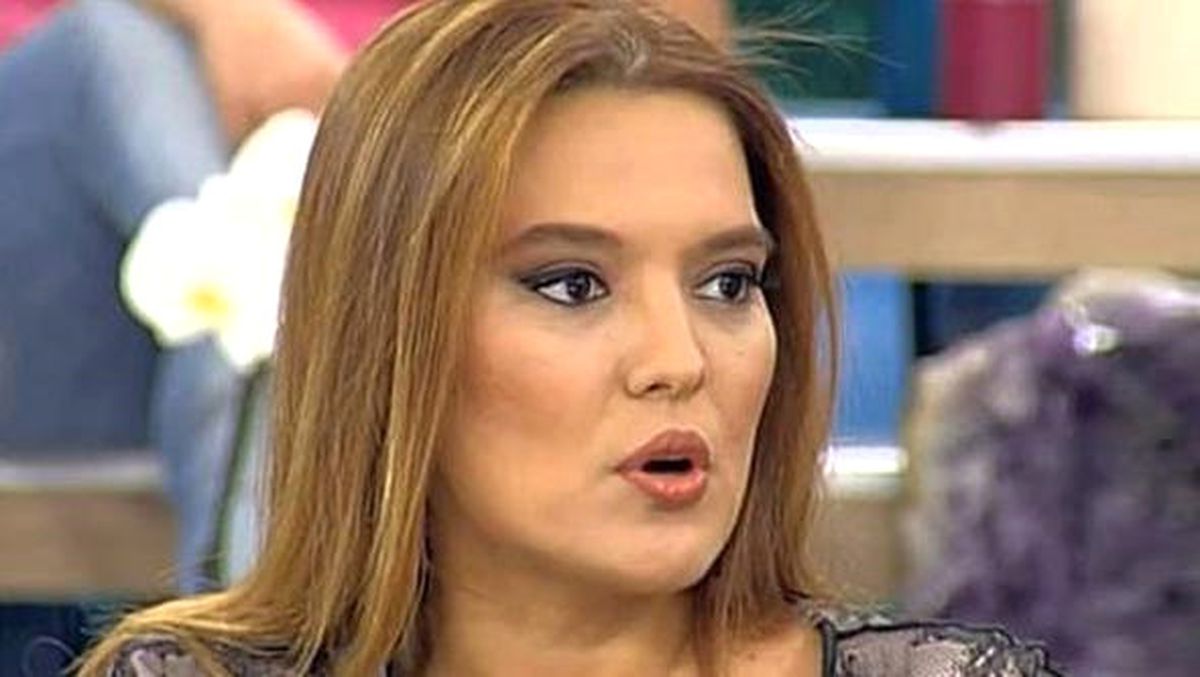 Demet Akalın'dan 'Çok Çirkinsin' Diyen Takipçisine Efsane Cevap