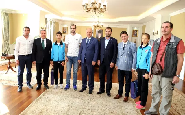 Guliyev, Erzurum Valisi Azizoğlu'nu Ziyaret Etti Guliyev, Erzurum Valisi Azizoğlu'nu Ziyaret Etti