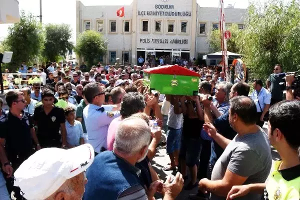Kanserden Ölen Polis Memurunun Cenazesi Memleketi Konya'ya Uğurlandı