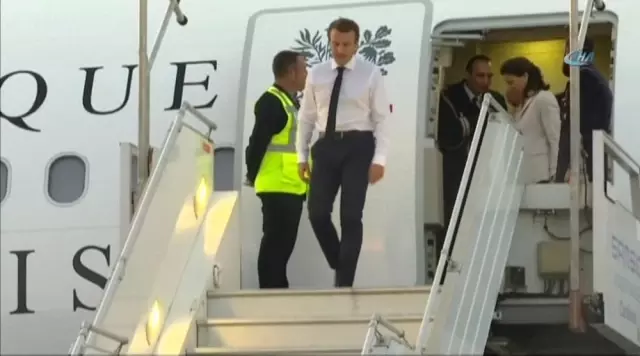 Macron Yıkıcı Etkiyi Yerinde Görmek İçin Karayipler'e Uçtu