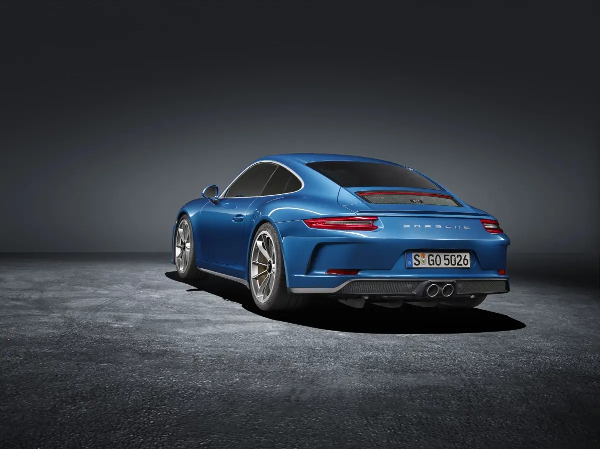 Porsche'den İki Dünya Prömiyeri