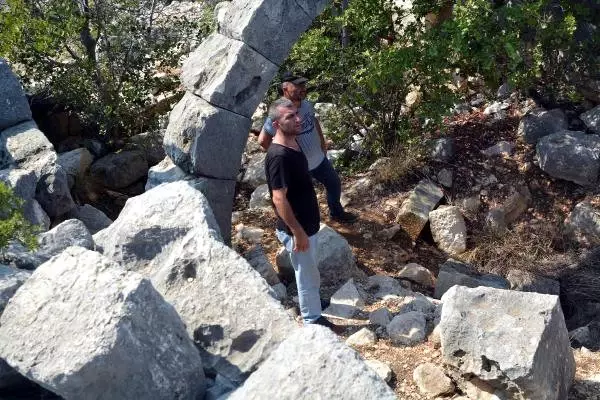 Ağabeyleri Cinayetten Yargılanınca Ortaya Çıkan Kadının Kimliği Kesinleşti Ağabeyleri Cinayetten Yargılanınca Ortaya Çıkan Kadının Kimliği Kesinleşti