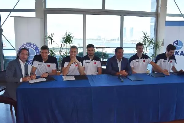 Arkasspor'dan İmza Şov
