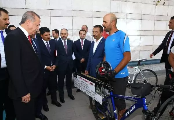 Cumhurbaşkanı Erdoğan, Arakanlı Müslümanlar İçin Pedal Çeviren Koç'la Görüştü