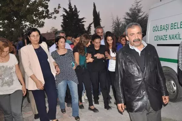 Dha Ankara - Hdp'li Aysel Tuğluk, Annesinin Cenazesine Katıldı (2)