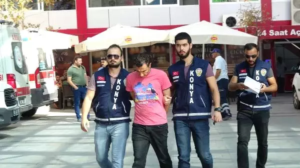 Eşini ve Misafirini Öldürüp, Yolcu Otobüsüyle Kaçarken Yakalandı