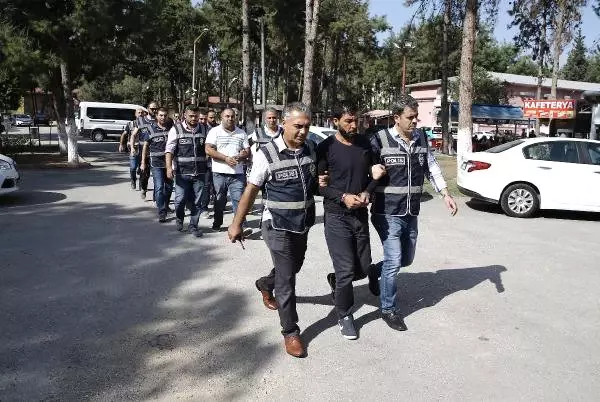 Kalaşnikofla Eğlence Tesisini Bastılar