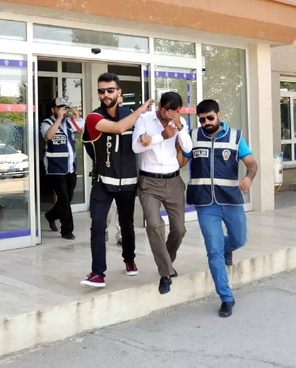 Nizip'te Otomobildeki Uyuşturucuya Tutuklama