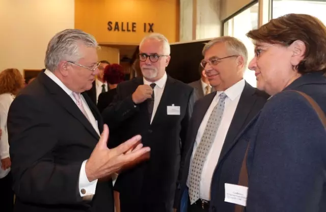 Unesco'da Kütahya Çinisi Konferansı Unesco'da Kütahya Çinisi Konferansı