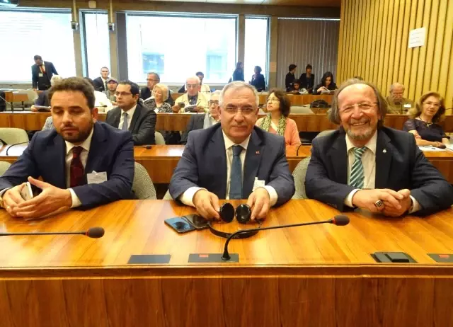 Unesco'da Kütahya Çinisi Konferansı Unesco'da Kütahya Çinisi Konferansı