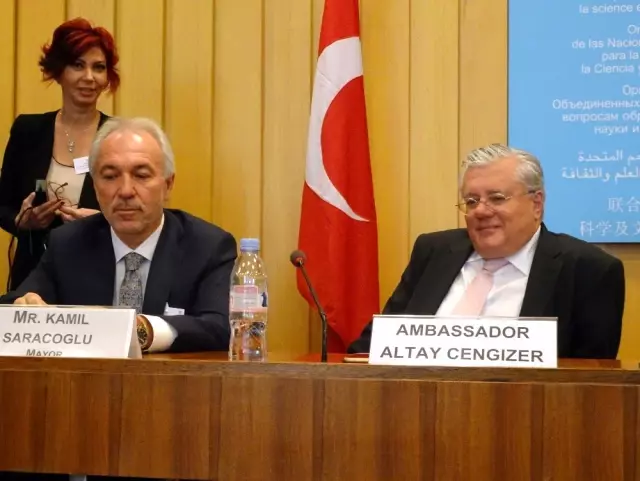 Unesco'da Kütahya Çinisi Konferansı Unesco'da Kütahya Çinisi Konferansı