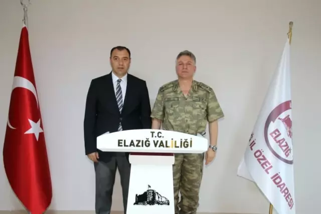 Vali Kaldırım ile Jandarma Bölge Komutanı Çolak Bir Araya Geldi