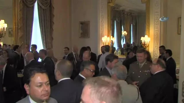 AB Bakanı Çelik Londra'da Resepsiyona Katıldı