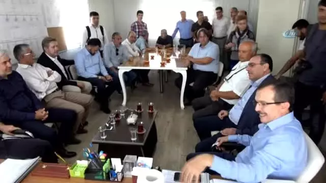AK Parti Manisa Milletvekili Uğur Aydemir Yol Çalışmaları Hakkında Bilgi Aldı AK Parti Manisa Milletvekili Uğur Aydemir Yol Çalışmaları Hakkında Bilgi Aldı