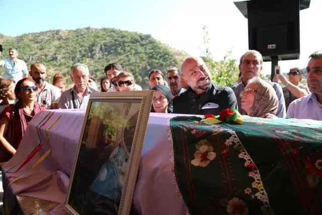 Hdp'li Tuğluk'un Annesinin Cenazesi Tunceli'de Toprağa Verildi
