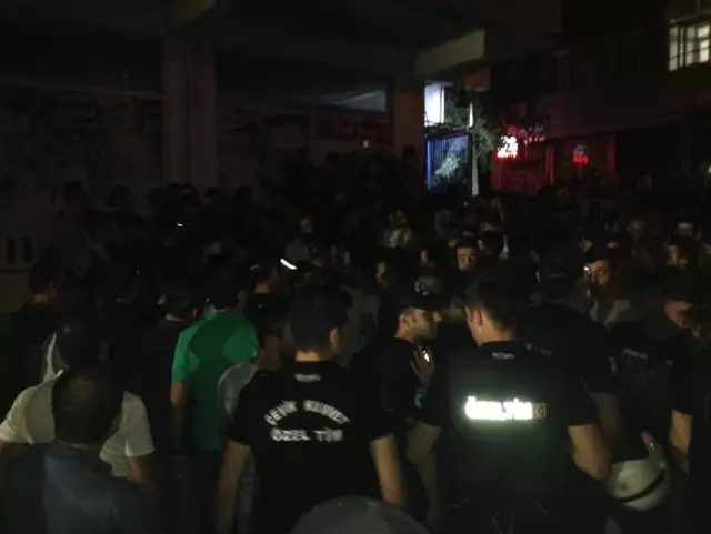 İkitelli'de Suriyelilerle Çıkan Kavganın Ardından Vatandaşlar Sokağa Döküldü