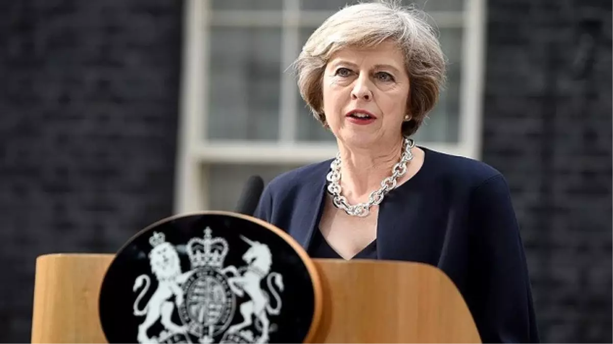 May Turnbull ile Görüştü