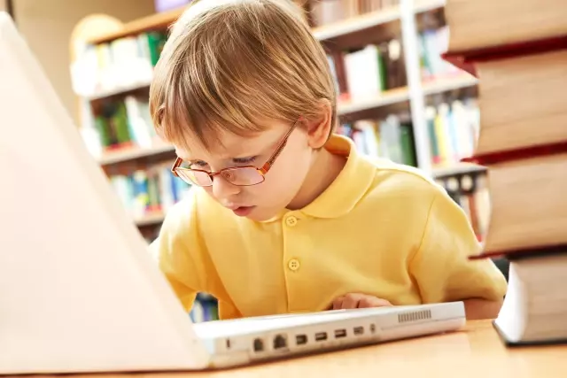 Parlak Çocuklarımızı Milli Yaparak Elimizde Tutabiliriz