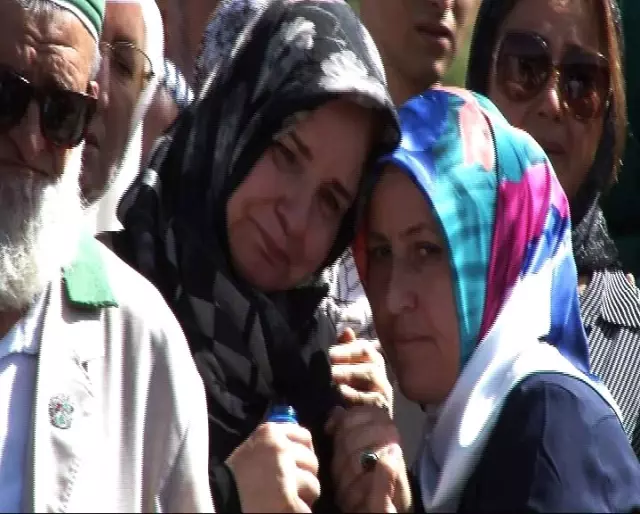 Trafik Kazasında Ölen Anne, Oğlu ve Torunu Ankara'da Defnedildi
