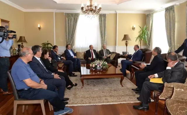 Vakıfbank Yönetiminden Vali Azizoğlu'na Ziyaret Vakıfbank Yönetiminden Vali Azizoğlu'na Ziyaret