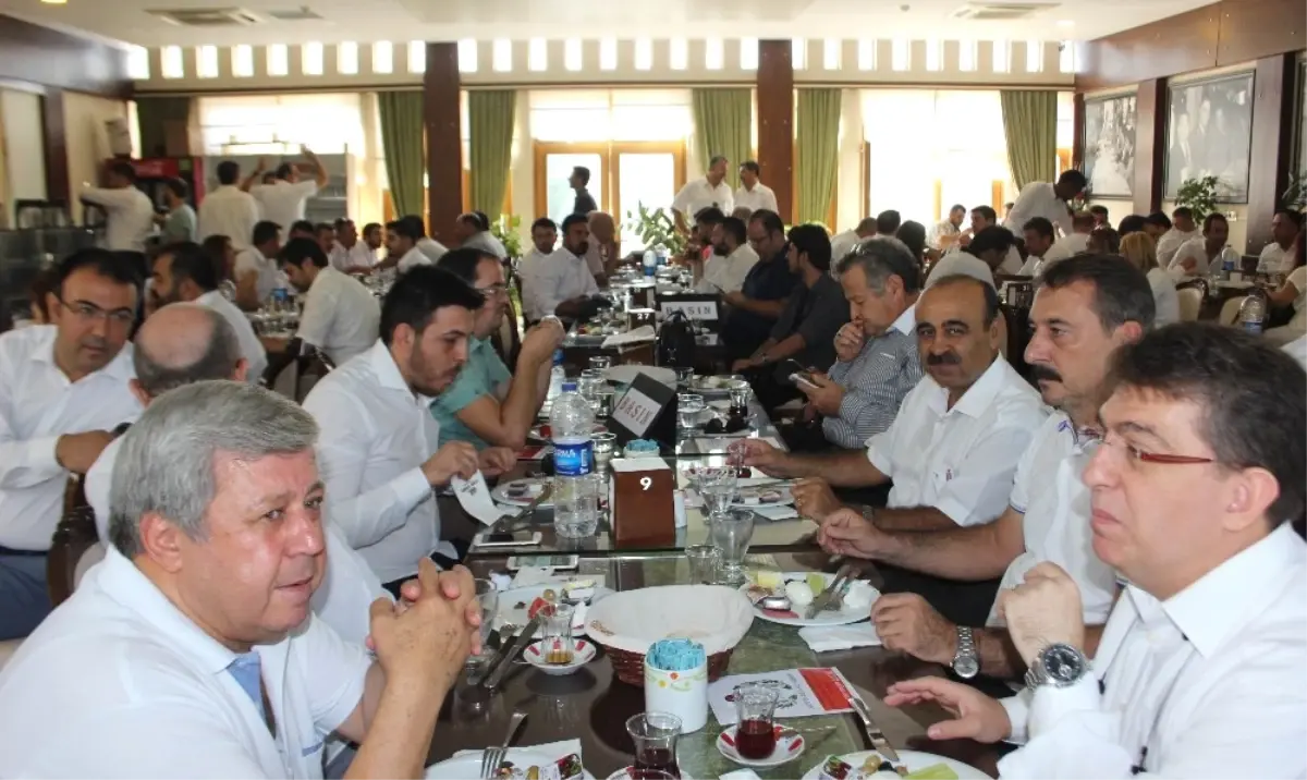 Ayto'da Seçimleri Öncesi Beyaz Grup Bir Araya Geldi