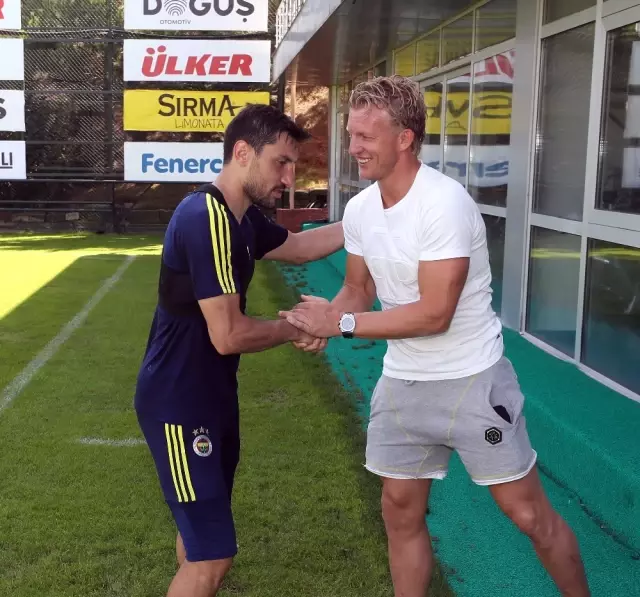 Kuyt ve Meireles'ten Fenerbahçe'ye Ziyaret Kuyt ve Meireles'ten Fenerbahçe'ye Ziyaret