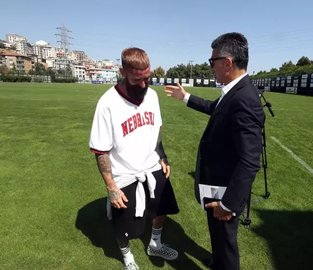 Kuyt ve Meireles'ten Fenerbahçe'ye Ziyaret Kuyt ve Meireles'ten Fenerbahçe'ye Ziyaret