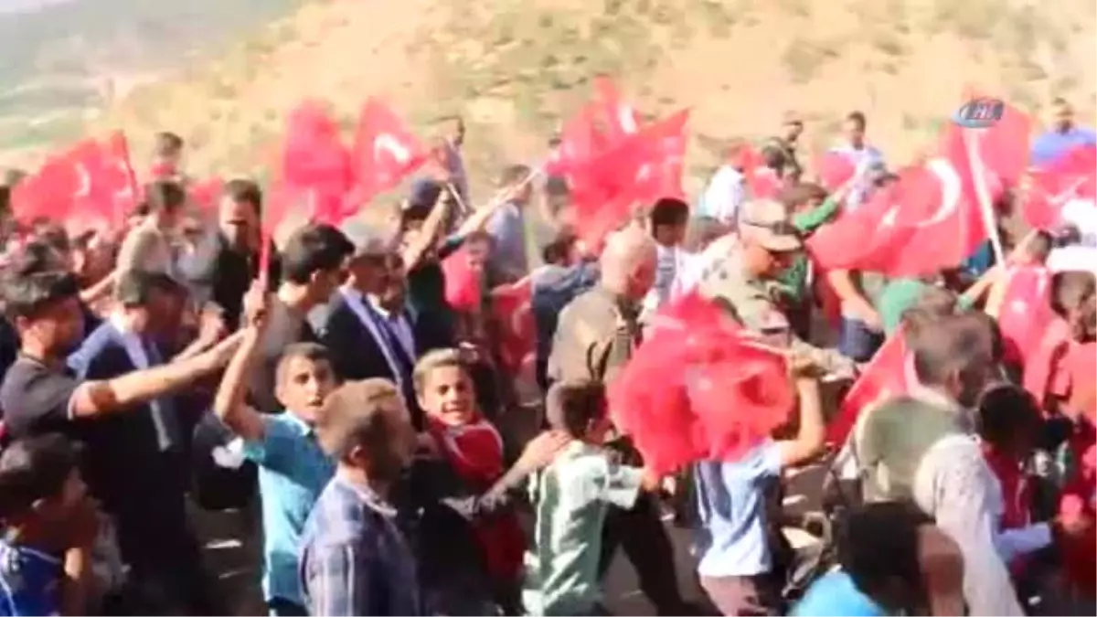 Şemdinli'de 'Kohrolsun PKK' Sloganları